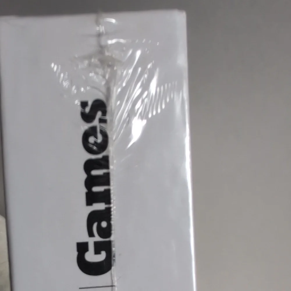 Hasbro Wordle The Party Game - White with Green & Yellow Tiles - Picture 14 of 16
